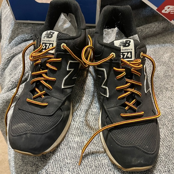 Mens new balance lifestyle shoes size 12. Very versatile shoes! - Picture 3 of 5